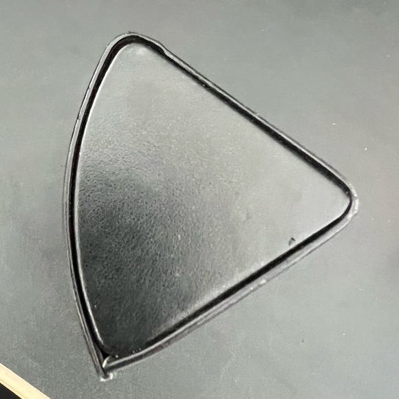 Fendi sunglass case - Picture 2 of 6